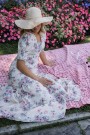 SECRETS BY B Sara lang rosa blomstrete kjole thumbnail