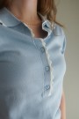 LEXINGTON Strikket poloskjorte med bølgekant – Lys blå thumbnail