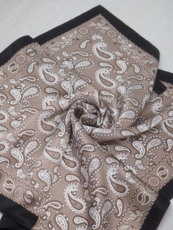 7 DAYS silkeskjerf 53x53 cm – Beige